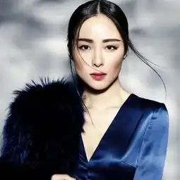 女生换了个成熟的头像朴