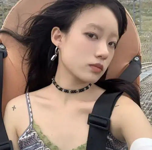 温柔甜美女生头像朴贤善
