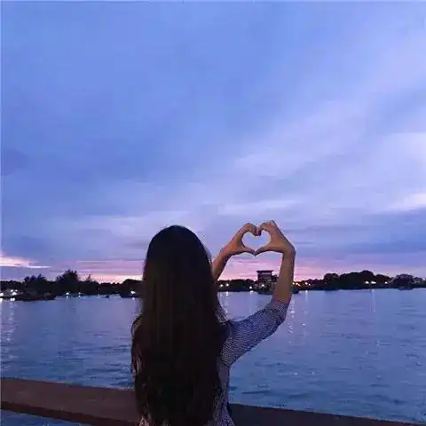 女生背影夕阳头像