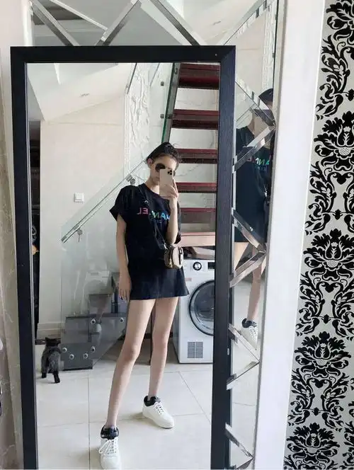 在逃公主张予曦,高挑身材加性感美背,她最爱的美背训练在这里