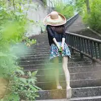 女qq头像唯美带帽背影