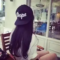 戴帽女生背影头像霸气的女生背影