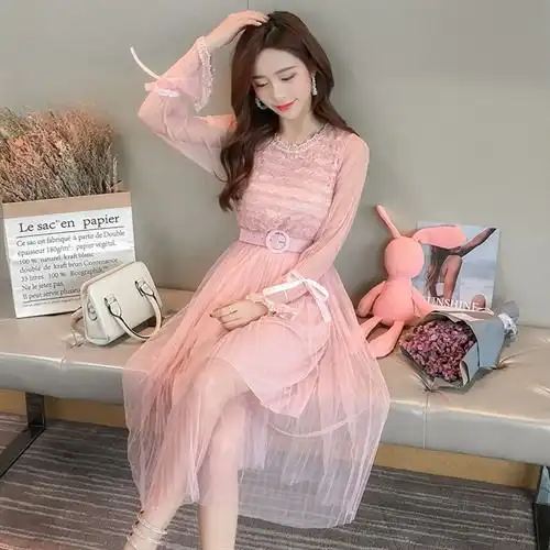 用细节调节优雅,用个性塑造时尚,简单中蕴含着魅力设计连衣裙圆领