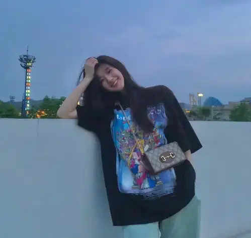 赵露思社交平台晒美照一身夏日清凉无袖白裙长发飘飘如下凡仙女
