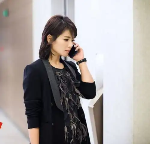 难怪刘雯娜扎喜欢穿黑白配,原来这样穿超级显瘦啊