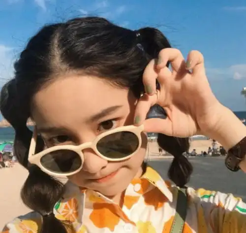 女孩头像呆萌可爱真人素