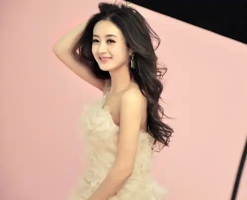 赵丽颖是一个非常漂亮的美女,为什么看起来不时尚