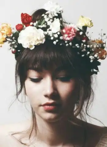 心理测试4个花环你想收藏哪个测你会对谁一见钟情