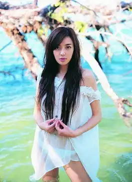 足球宝贝惊艳跳水秀王丽坤周韦彤谁更女神