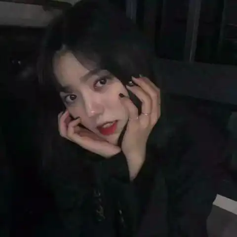 大学女生的手表头像失恋