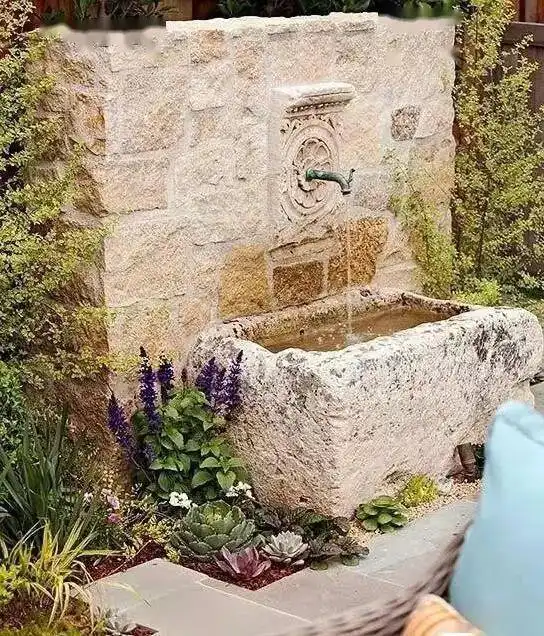 庭院里的一隅水景,美醉了