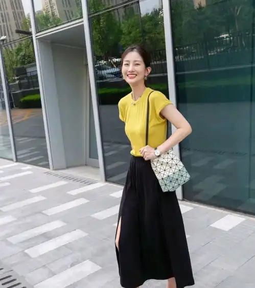要做有品位的女生,仙气飘飘的半身裙穿搭温柔满分,高级又有气质