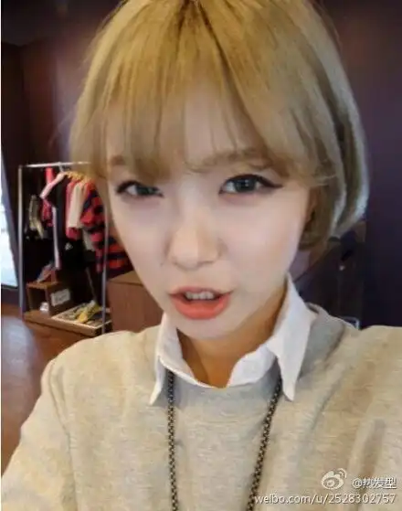 短发女生头像
