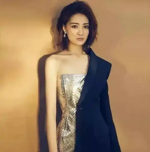 女生换了个成熟的头像徐