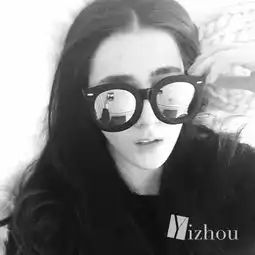 女生头像黑白侧脸短发墨