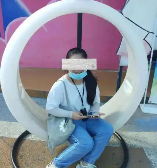 被老师怀疑偷钱后叫家长,12岁女孩跳楼身亡,谁之过
