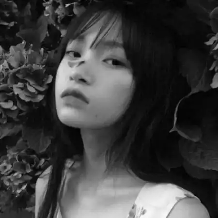女生头像黑白侧脸短发阳