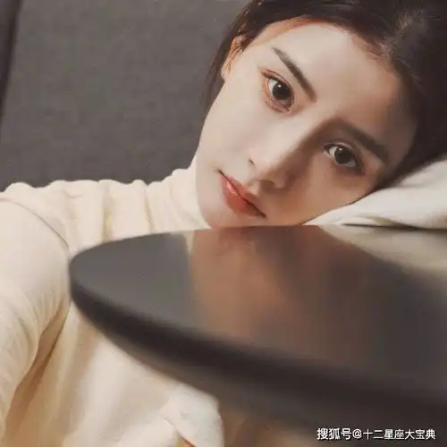 桃花遍地,容易跟人发生暧昧的星座