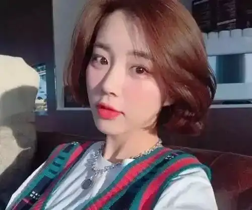 短发烫一烫会更洋气