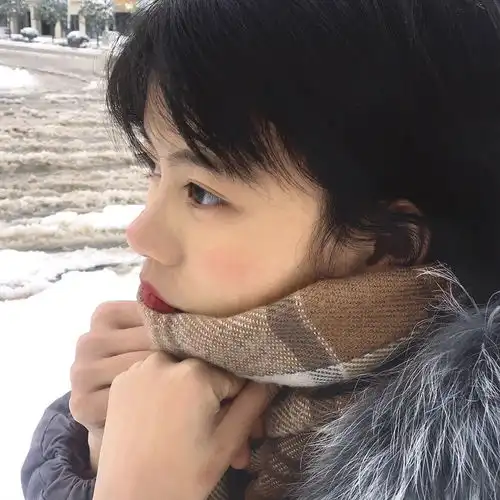 女生头像我去旅行是因为我决定了要去并不是因为对风景的兴趣