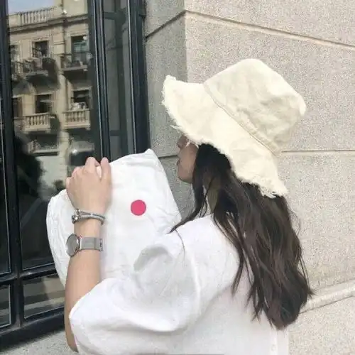 微信头像女生背影侧面可