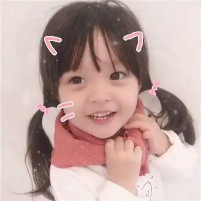 相差15岁的兄妹,妹妹一见哥哥就抱着不撒手,画面十分有爱