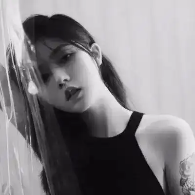 很丧的女生头像真人句子