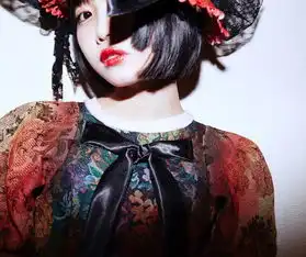 送玩偶这个皮卡丘系短发美少女也太可爱了吧