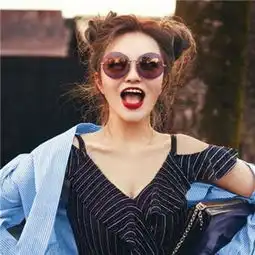 霸气女生头像戴墨镜高清大图2018没兴趣认识你也别打听我