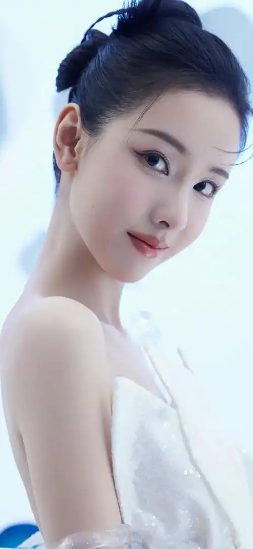 学姐倩姿,婀娜多姿