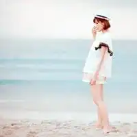 我要找一个和下面这张头像差不多的比这还好看的唯美意境的头像,谢谢