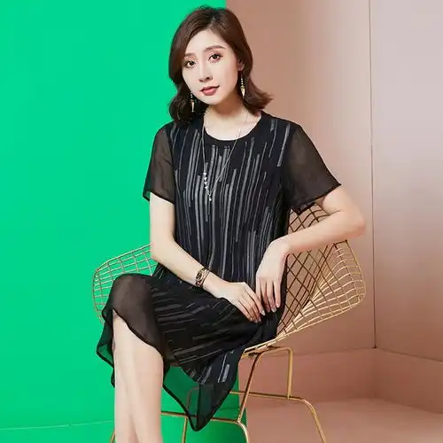 真丝裙是成熟的浪漫,立体裁剪焕发女人味,不负从容时光