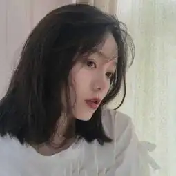 女头只怪回忆太美好,现实太残忍