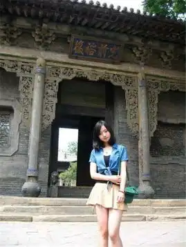 80后美女大学生出家前后对比照