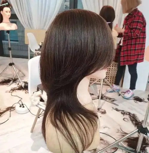 最显气质的女生短发烫发发型图片2020年就流行这样的发型