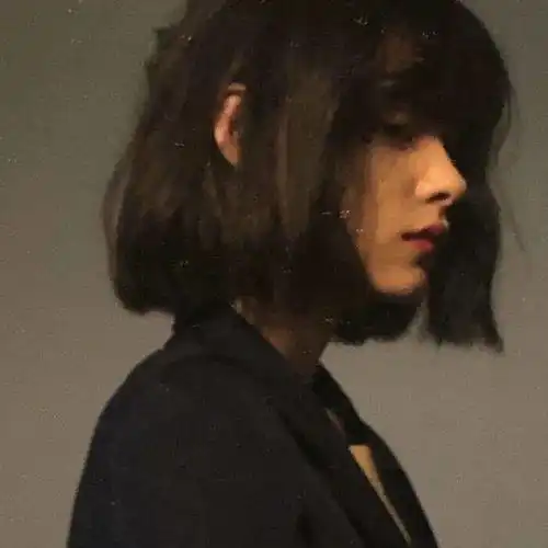 我站在梦里,一眼就能望到尽头萱草