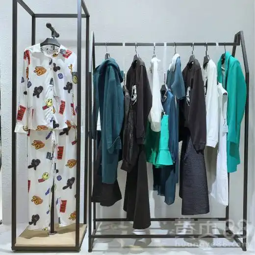 千百惠十年红女装服装加盟店10大品牌郑州批发市场大全学士服批发-黄页88网