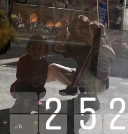 15岁女生头像戴口罩的头