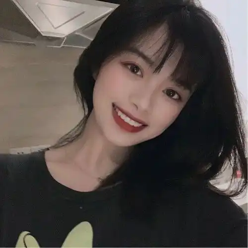 45岁女人微信头像昵称石