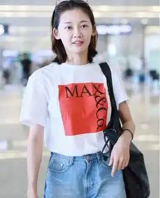 与郑恺传绯闻后,像变了一个人,七夕节现身机场,不愧是女神苗苗