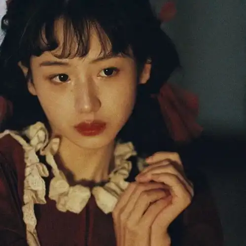 女生换了个成熟的头像出