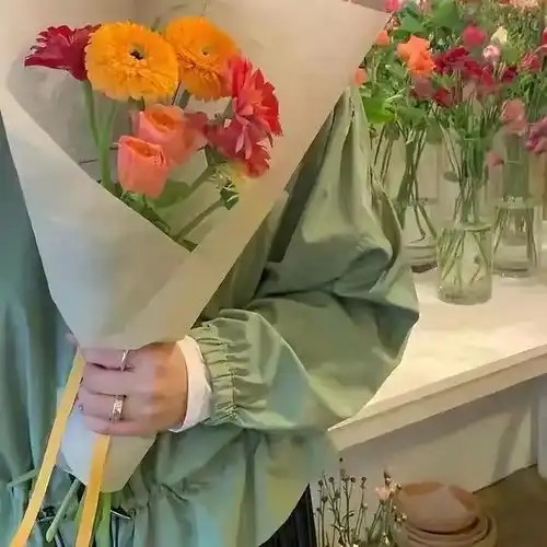 可爱女生头像真人不露脸