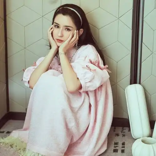 原来新疆美女除了清纯和异域,也有妖艳的一面