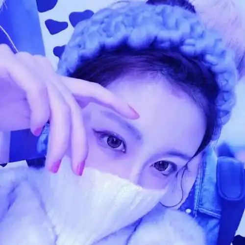 紫色超甜的女生头像,美女女生看过来