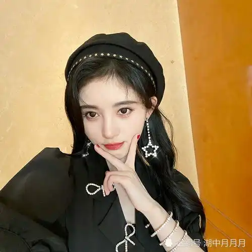 如何变成氛围感港风美人复古连衣裙耳环,港系复古穿搭教程