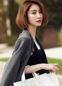 韩剧最美女二高俊熙穿衣品味时尚有气质
