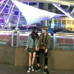 男女同框情侣头像秀恩爱的两人情侣头像