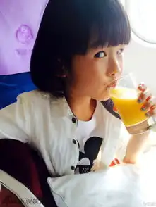 贝儿表情包来喽呆萌搞怪难掩少女心