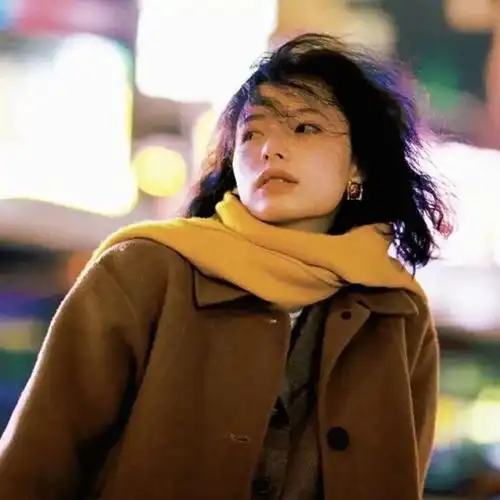 美女头像真人版伤感情侣