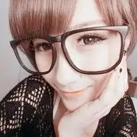 幸福是一种心态善良天真的时尚女生qq头像